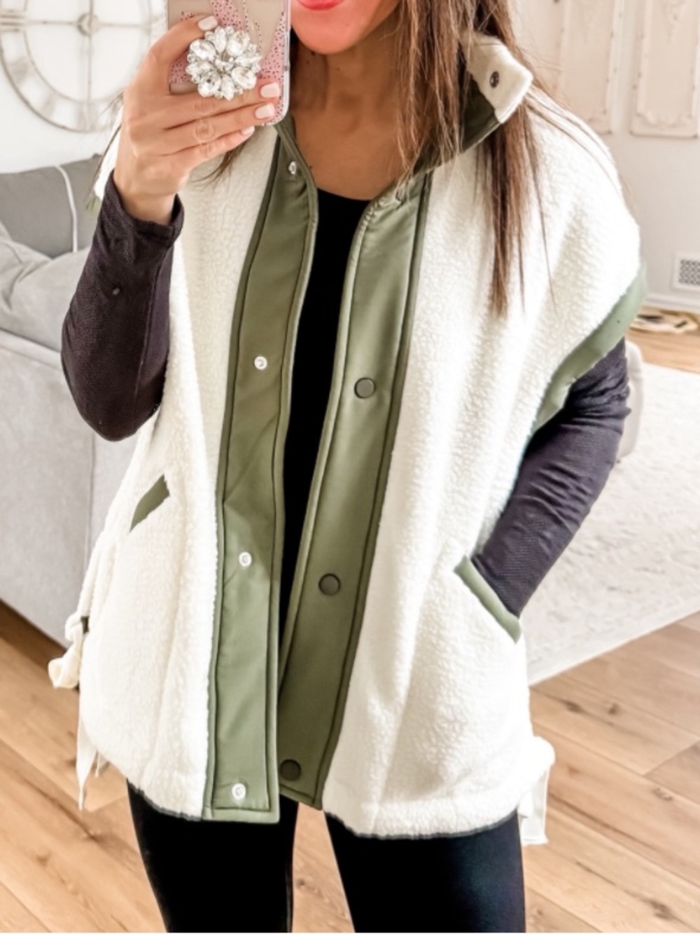 Women’s Cream Sherpa Vest with Olive Trim🚌